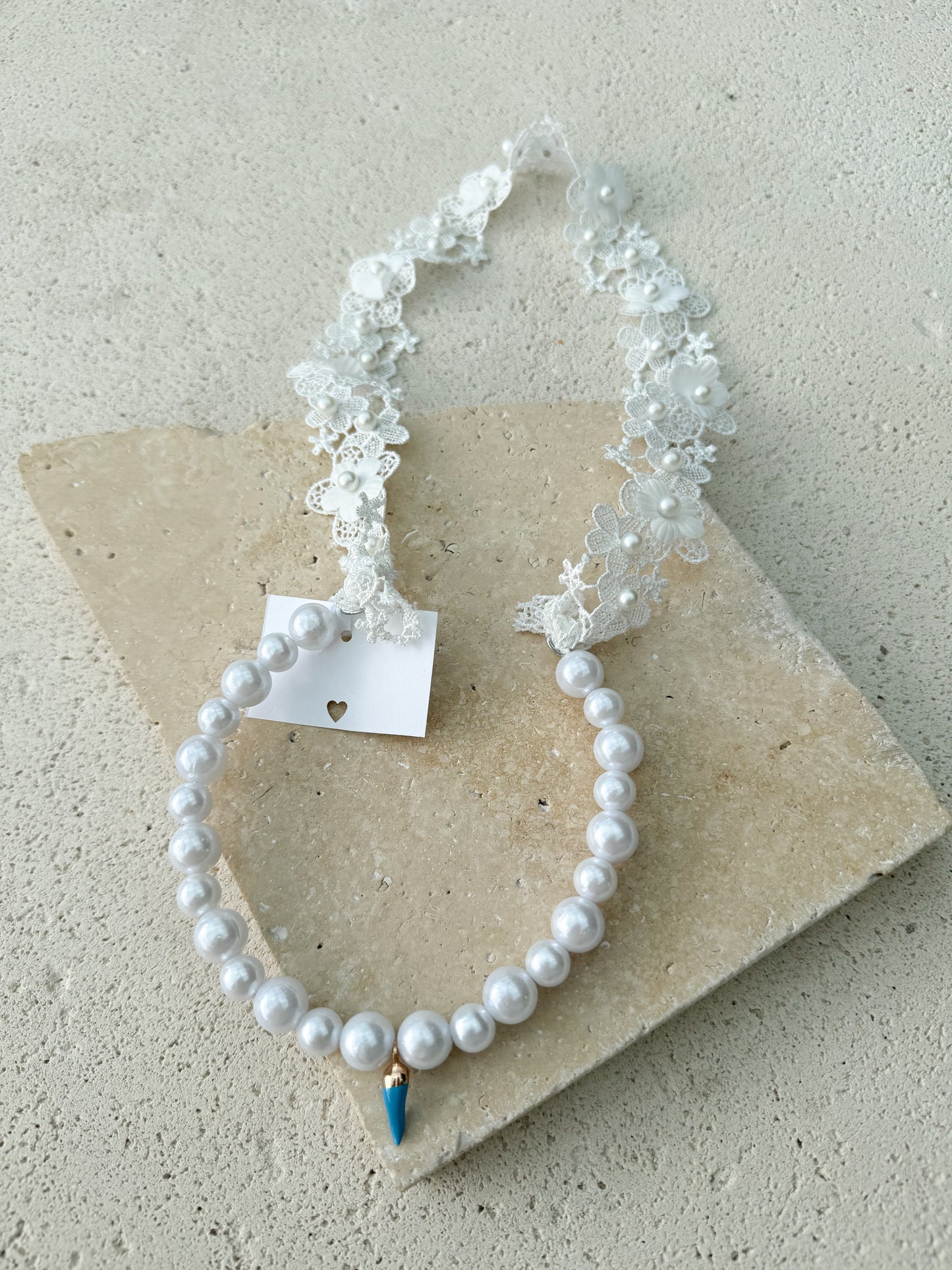 Embellished Lace Sposa Charm